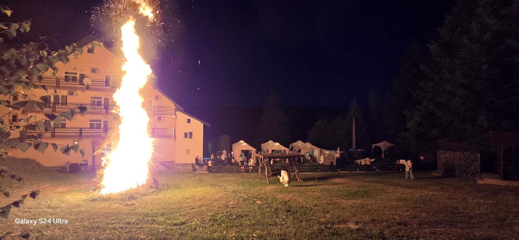 Poiana Bucovat Hotel Gura Humorului Luaran gambar