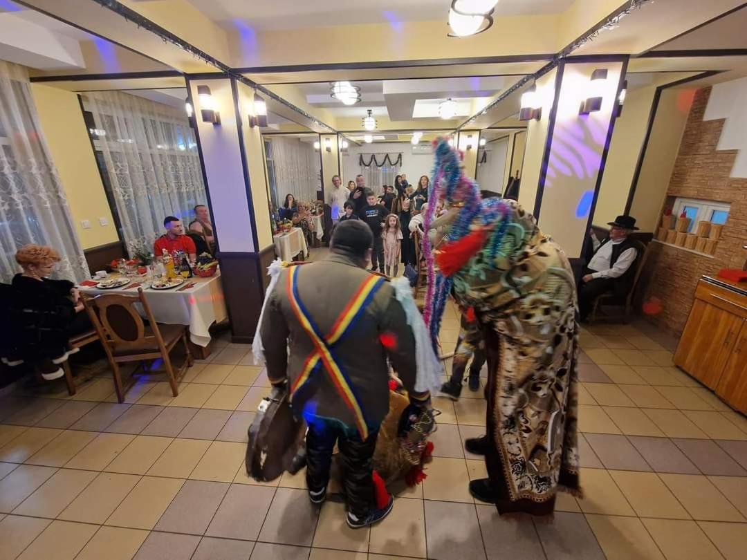 Poiana Bucovat Hotel Gura Humorului Luaran gambar